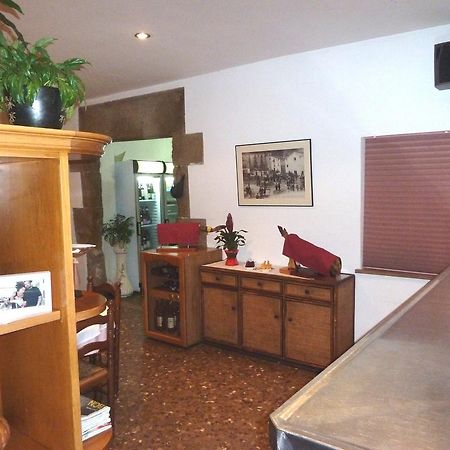 Отель Restaurant Fonda Giralt Amer Экстерьер фото