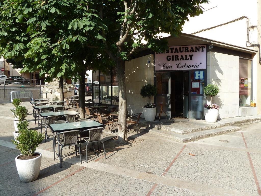 Отель Restaurant Fonda Giralt Amer Экстерьер фото