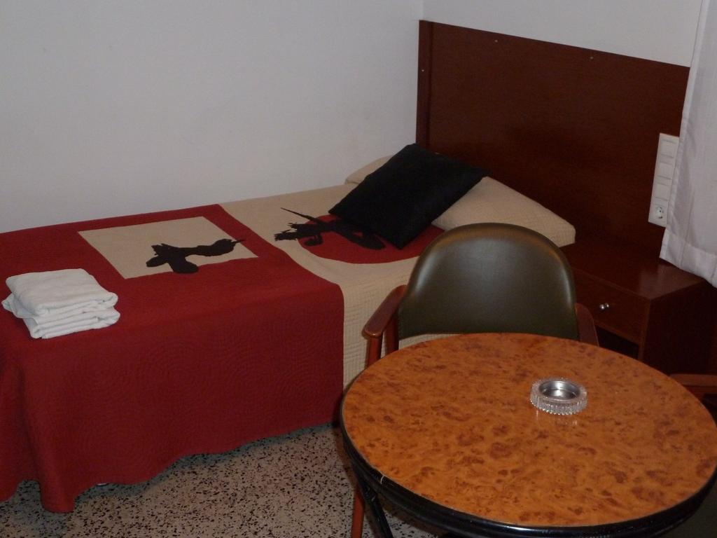 Отель Restaurant Fonda Giralt Amer Номер фото