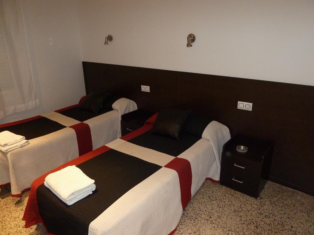 Отель Restaurant Fonda Giralt Amer Номер фото
